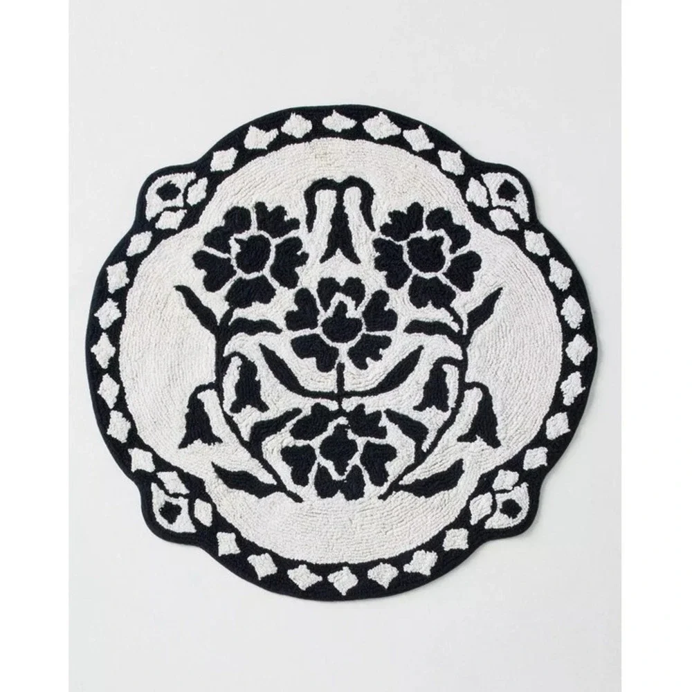 Anthropologie Bath Mat Tufted Floral Medallion Black White Scalloped Rug